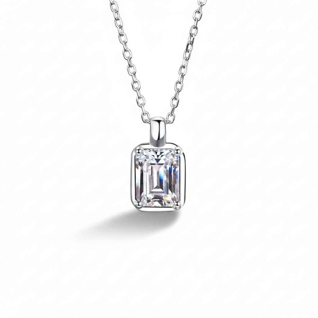  Éternelle Pendant Emerald Cut