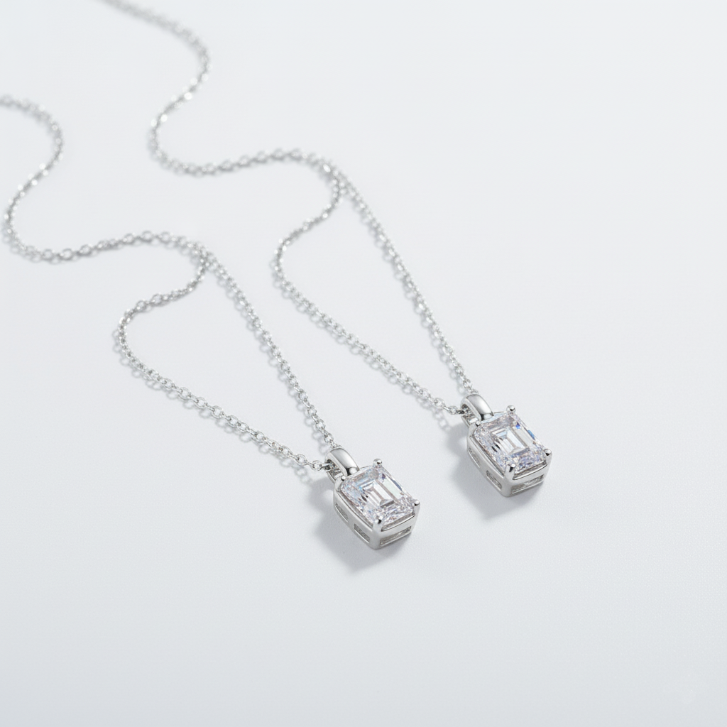  Éternelle Pendant Emerald Cut