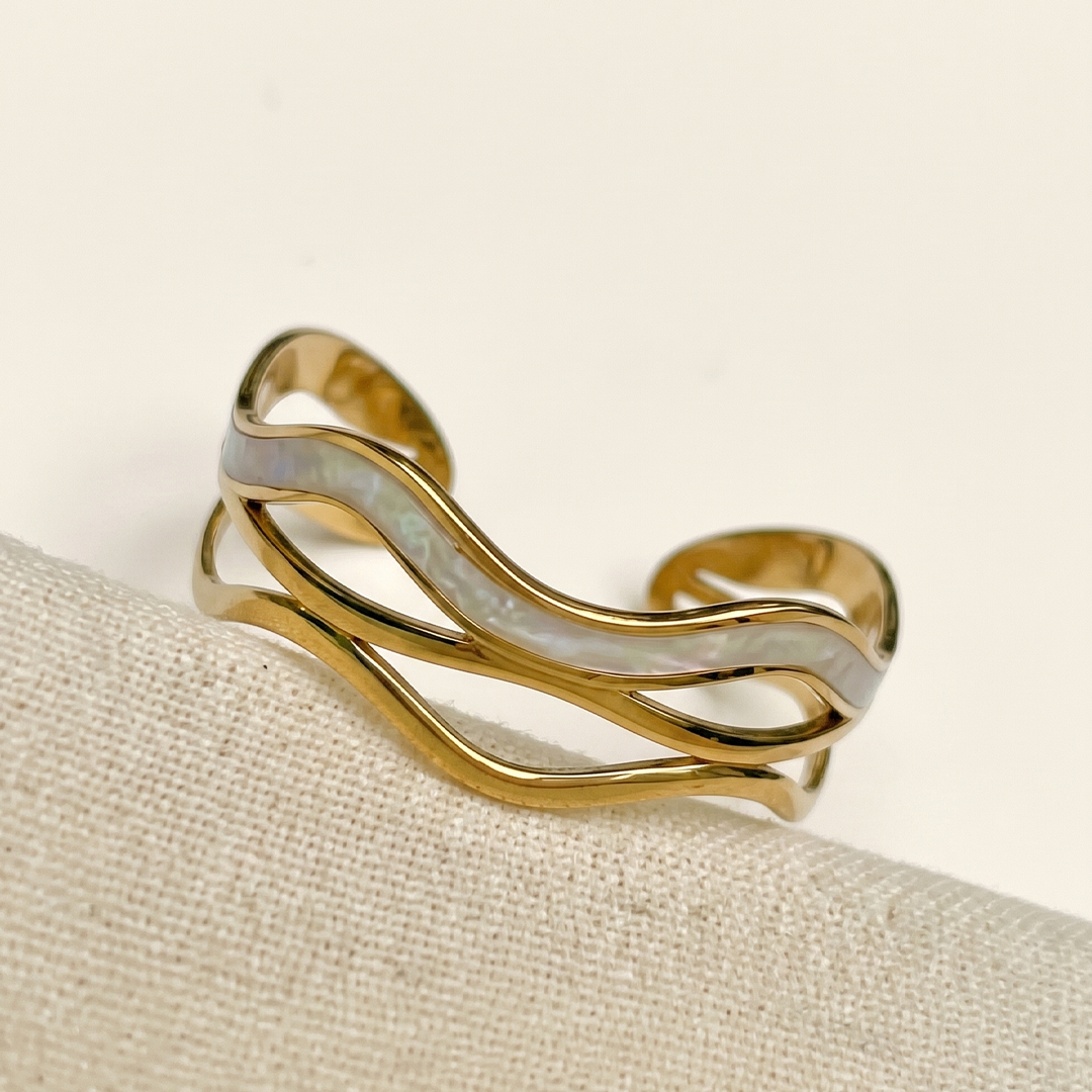 Pearl-Tide Drift Bracelet