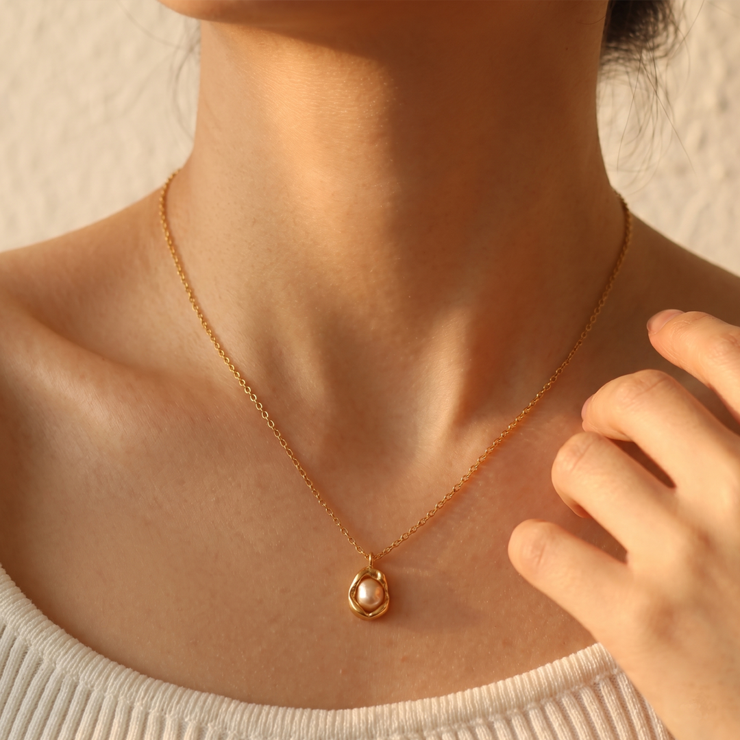 The Oyster Necklace