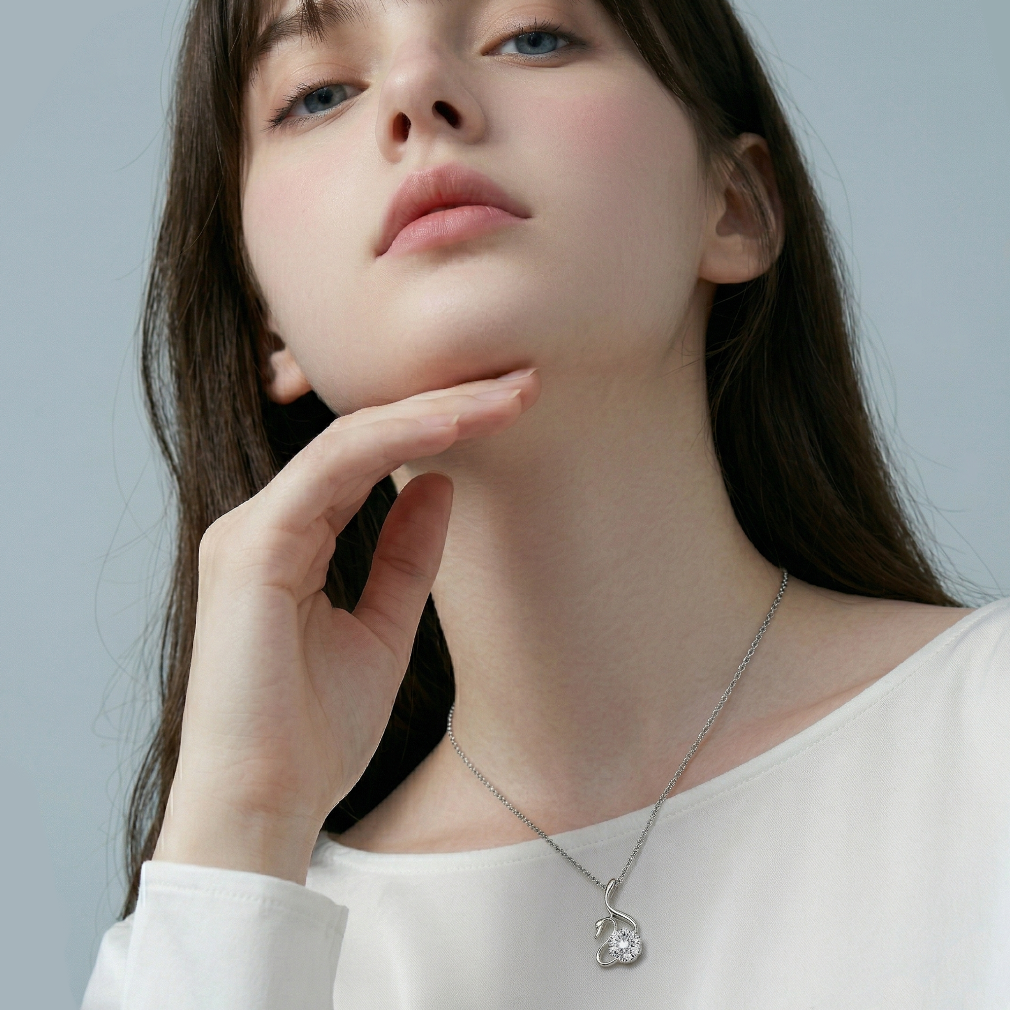 The Silver Crest Swan Necklace